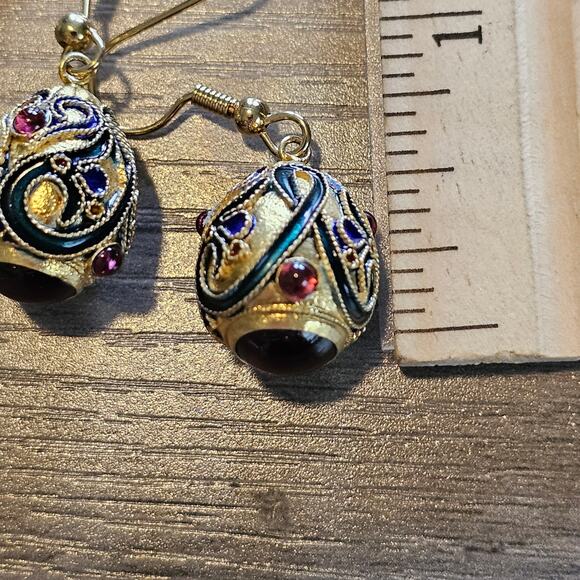 Lermentov Onyx & Gold Faberge Egg Earrings with Cabochon Garnets - Picture 4 of 6